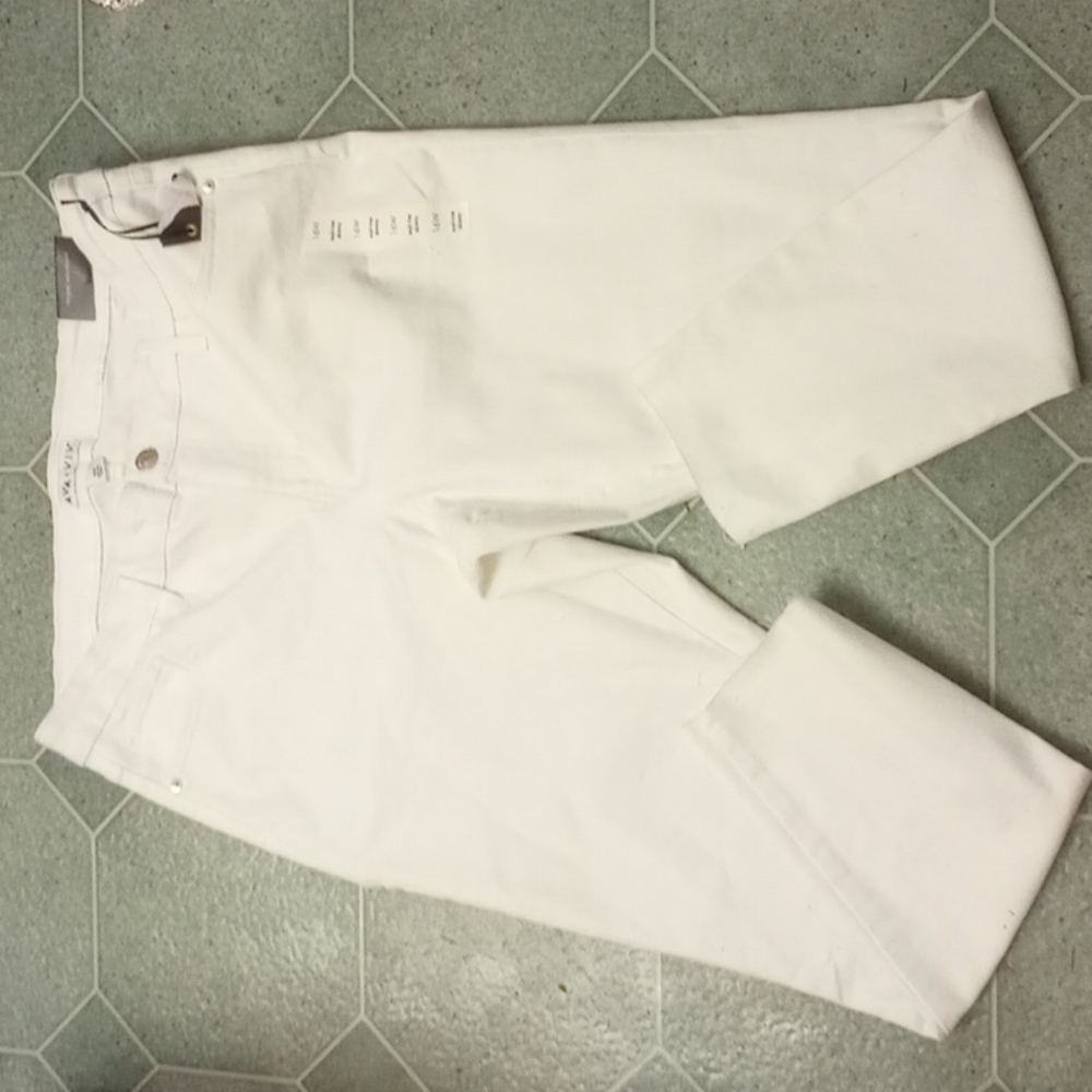 AVA & Viv NWT Women's Stretchy Jeans